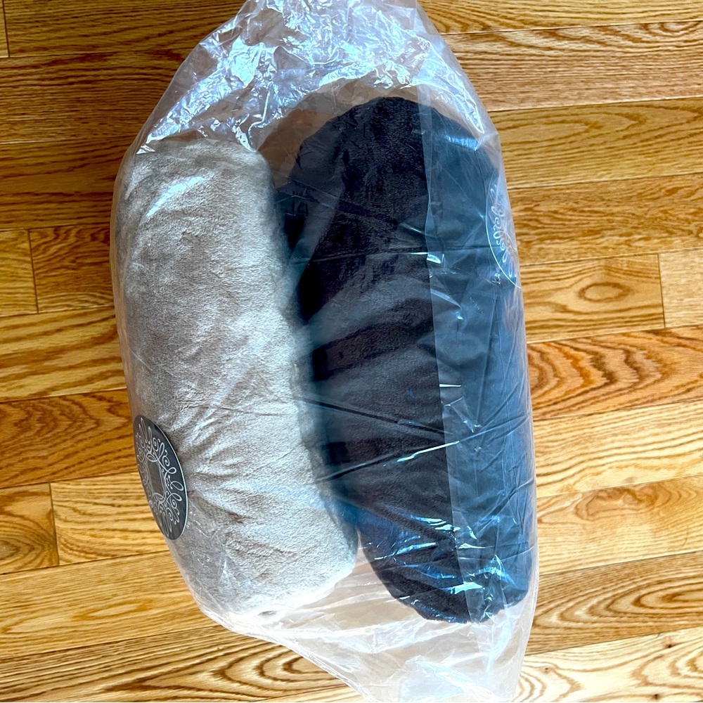 2 oversized throw blankets - new with tags